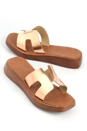 Capone Outfitters Capone Women's H-Strap Wedge Heel Rose Leather Slippers