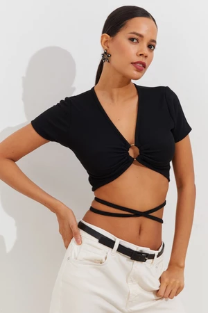 Cool & Sexy Women's Black Halterneck Crop Top