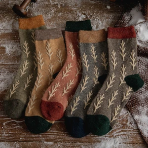 1 Pair New Winter Wool Socks Thicken Warm Women Socks Christmas Socks Harajuku Kawaii Socks Casual Boots Socks Christmas Tree