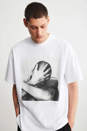 GRIMELANGE Elvis Men's Thick Textured Print Detailed Oversize Fit Loose Cut & 100% Organic Cotton White T-shirt