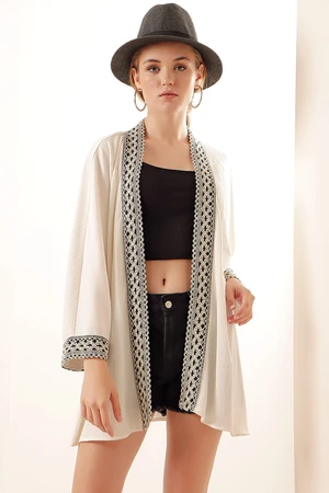 Bigdart 5866 Knitted Embroidered Kimono - White