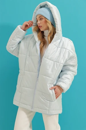 Trend Alaçatı Stili Women's Light Blue Hooded Fleece Pocket Puffer Fashion Oversize Puffy Coat