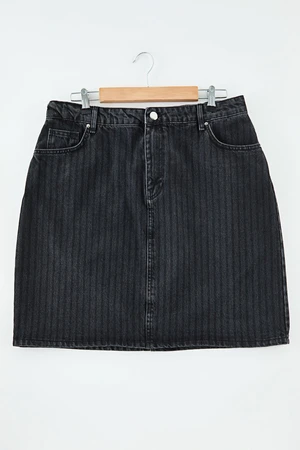 Trendyol Curve Anthracite More Sustainable Striped Mini Plus Size Denim Skirt