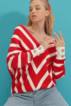 Trend Alaçatı Stili Women's Red V-Neck Bias Striped Oversized Knitwear Sweater