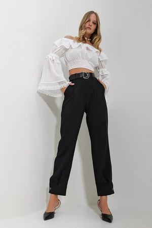 Trend Alaçatı Stili Women's Black Waist Belted Leg Buttoned Double Pocket Double Fabric Woven Trousers