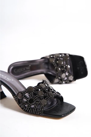 Capone Outfitters Capone Flat Toe Women's Crinkle Patent Leather Black Women's Slippers with Hourglass Heels with Metal Accessories.