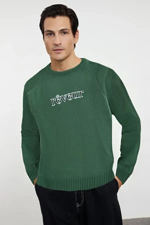 Trendyol Green Regular Crew Neck Slogan Knitwear Sweater