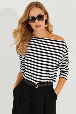 Cool & Sexy Women's Black and White Bateau Neck Striped Blouse