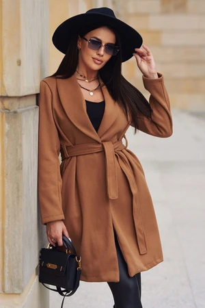 Coat with camel closure on one button