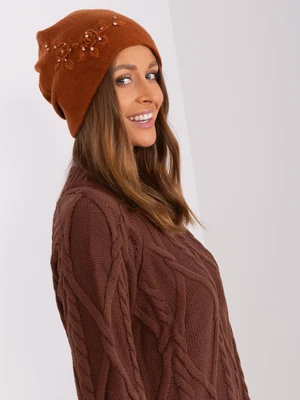 Light brown women's beanie with appliqué