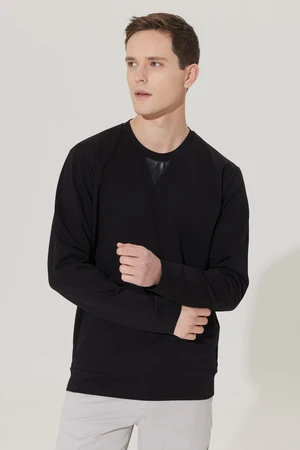 ALTINYILDIZ CLASSICS Men's Black Standard Fit Regular Cut Crew Neck Sweatshirt