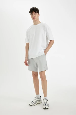 DEFACTO Slim Fit Slim Cut Skinny Leg Shorts