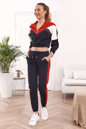 Comfortable sweatshirt with a stand-up collar and red and black trousers