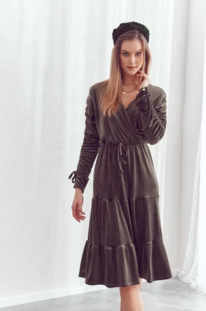 Velour dress with clutch neckline in dark green