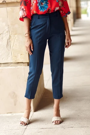 Elegant trousers with dark blue wrinkled