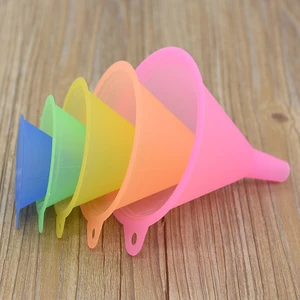 5PCS 5 Size Colorful Plastic Small Funnels Liquid Oil Funnel Home Kitchen Function Plastic Funnel Set Liquid Dispensing Tool