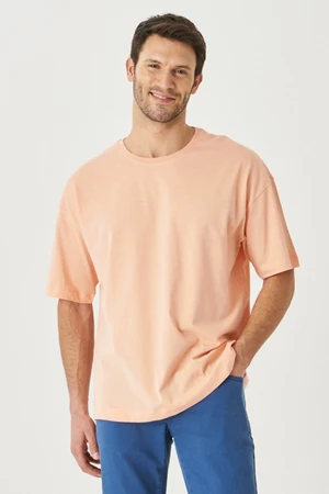 AC&Co / Altınyıldız Classics Men's Dried Rose Pink Oversize Loose Fit, Crew Neck 100% Cotton T-Shirt.