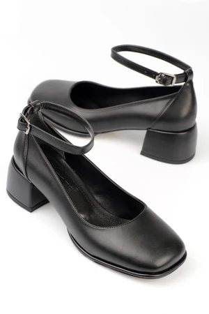 Capone Outfitters Women's Heeled Shoes