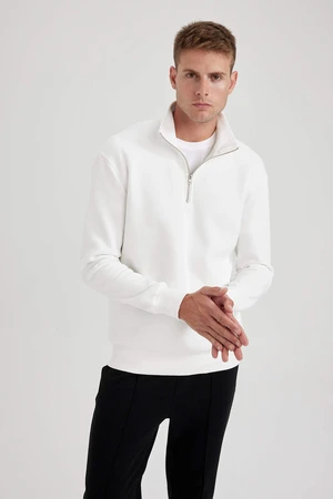 DEFACTO Comfort Fit Sweatshirt