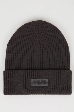 DEFACTO Men's Label Printed Knitted Beanie