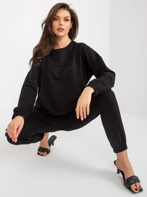 Basic black tracksuit with sweatshirt