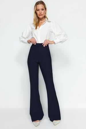 Pantaloni da donna Trendyol Spanish leg