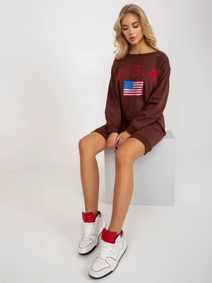 Dark brown oversized sweatshirt with print and patch