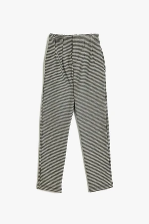 Koton Carrot Trousers with Pleated Detail and Elastic Waist and Pockets