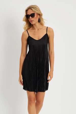 Cool & Sexy Women's Black Pleated Mini Dress