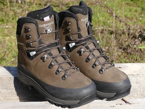 Boty LOWA® Tibet GTX® (Barva: Sepia / černá, Velikost: 44 (EU))