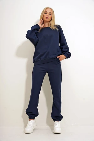 Trend Alaçatı Stili Women's Navy Blue Crew Neck Elastic Waist and Leg Two Yarn Basic Tracksuit