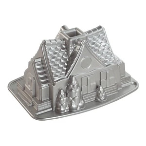 Forma na bábovku v striebornej farbe Nordic Ware Gingerbread House, 2,1 l