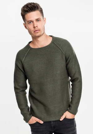 Raglan sweater with a wide neckline olive