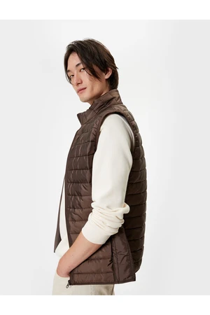 Koton Puffer Vest Slim Fit Stand Collar Pocket Detail