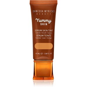 Danessa Myricks Beauty Yummy Skin Serum Skin Tint hydratačný make-up s vyhladzujúcim účinkom odtieň 8 - Medium to Tan Skin with Golden Peach Undertone