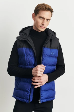 AC&Co / Altınyıldız Classics Men's Sax Black Standard Fit Normal Cut, Hooded Inflatable Vest.