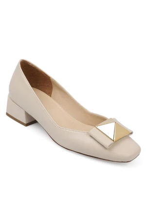 Capone Outfitters Capone Flat Toe Women's Shoes with Pyramid Buckles and Low Heels.