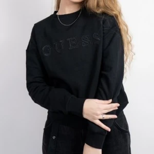 Guess sweatshirt