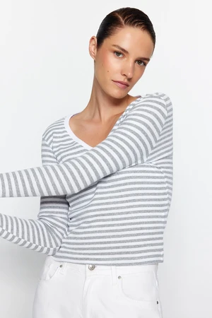 Trendyol Gray Striped Ribbed V-Neck Fitted/Situated Long Sleeve Crop Stretch Knitted Blouse