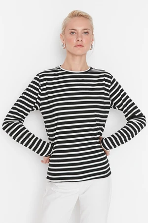 Trendyol Black Striped Regular/Normal Pattern Basic Crew Neck Knitted T-Shirt