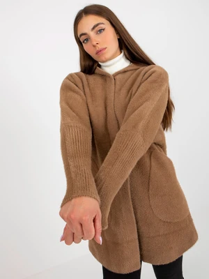 Light brown lady's coat made of alpaca with Carolyn wool