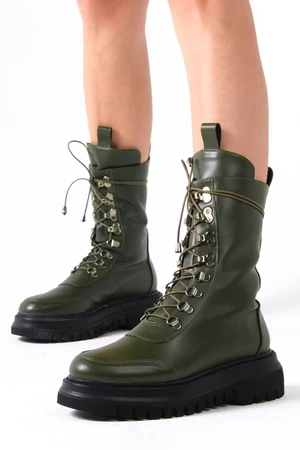 Mio Gusto Women's Ankle Boots In Green Color With Leather And Shearling Lined.