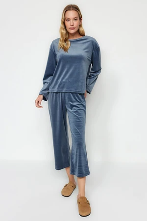 Trendyol Blue Soft Feeling Velvet Tshirt-Capri Knitted Pajama Set