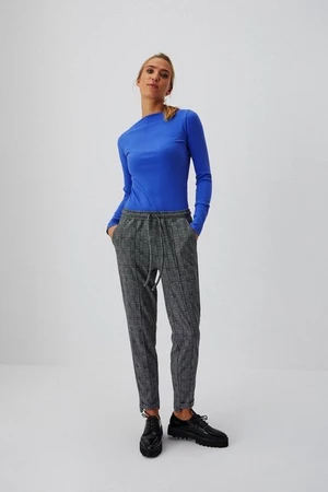 Knitted trousers with tie