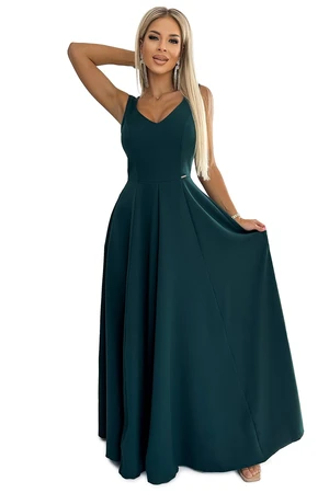 Long elegant dress with a Numoco neckline