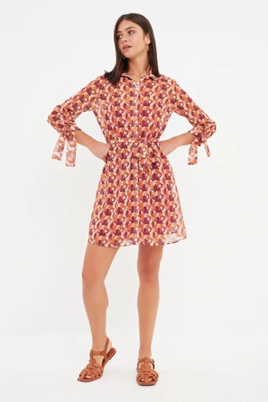Trendyol Brązowa wzorzysta sukienka koszulowa z paskiem