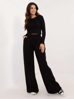 Black basic tracksuit with long trousers