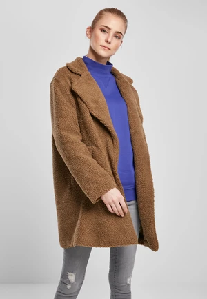 Women's oversized Sherpa coat of the middle class