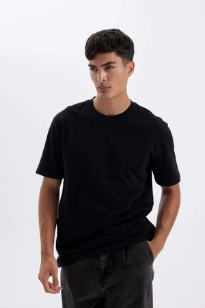 DEFACTO Men's Black New Regular Fit Regular Cut Crew Neck Cotton Short Sleeve Basic T-Shirt