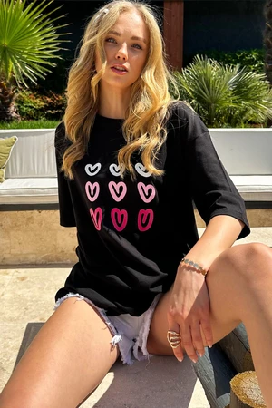 Trend Alaçatı Stili Woman's Black Crew Neck Heart Printed T-Shirt